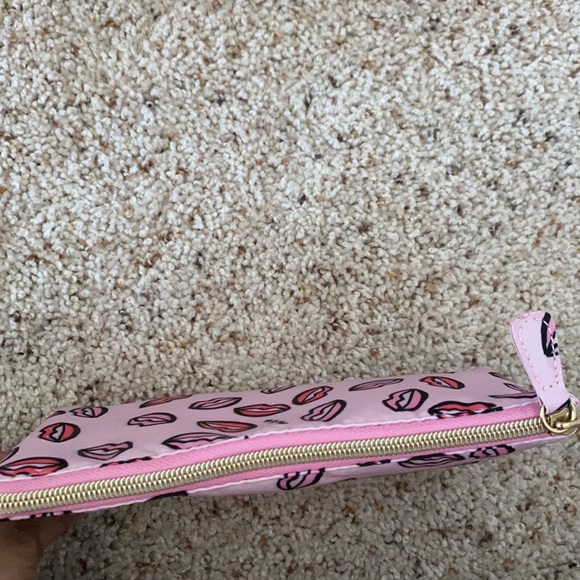 Pouch - Picture 2 of 3